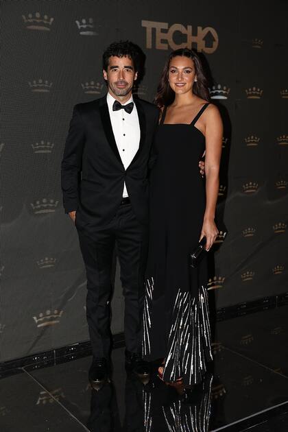 Nacho Viale y su novia, María Pedraza, con traje de Evangelina Bomparola.