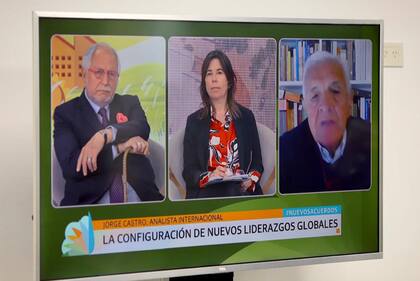 Diego Guelar, María ODonnell y el analista internacional Jorge Castro