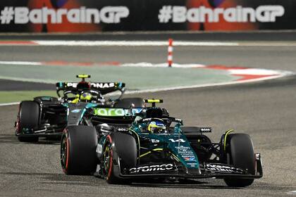 Eventualmente con una incorporación del ingeniero Adrian Newey y con el cambio de reglas de 2026, Alonso y Aston Martin tendrían chances de superar en el futuro a Mercedes, que hoy le provee motores.