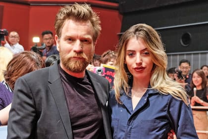 Ewan McGregor y su hija Clara McGregor; cuando el actor se divorció, ella insultó a Mary Elizabeth Winstead en redes sociales.