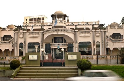 Ex Cerveceria Munich y actual Museo del Humor, obra de Andrés Kálnay, en Costanera Sur