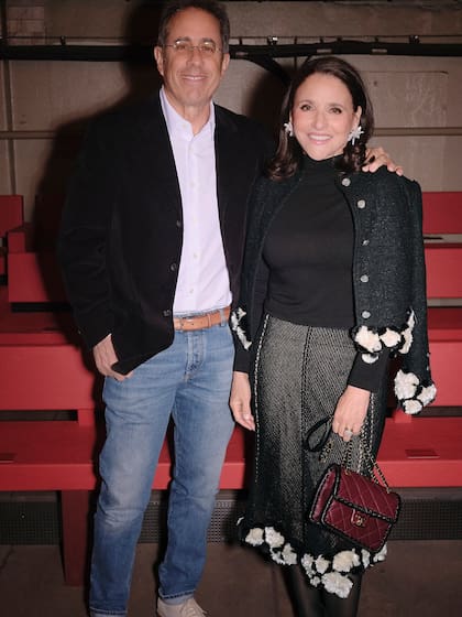 Ex compañeros de Seinfeld y amigos de la vida, Jerry Seinfeld posó con Julia Louis Dreyfus