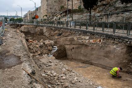 Excavaciones a lo largo de la calle Sultan Suleiman en Jerusalén.
