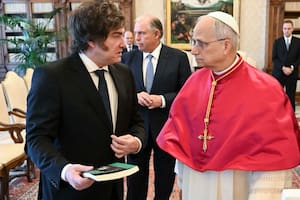Milei le envió una carta al papa León XIV y lo invitó a la Argentina