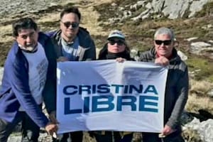 Excombatientes de Malvinas llevaron a las Islas su apoyo a Cristina Kirchner