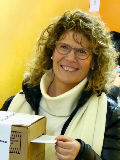 Exdiputada provincial de Encuentro Ciudadano, Gabriela Mestelan, fue candidata a vicegobernadora en la fórmula que integró junto a Daniel Gardonio, dentro del frente electoral Por Santa Cruz.