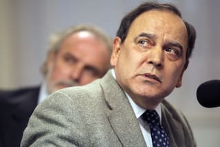 Citan a empresarios y exfuncionarios por irregularidades en contratos de energía