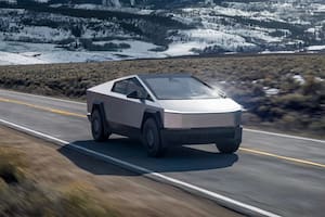 Cómo es la Tesla Cybertruck en la que llegó un diputado libertario al Congreso