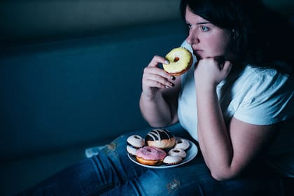 Existe una compulsión a comer en enormes cantidades, incluso sin hambre 