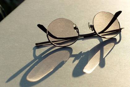 Existe una fruta que podría ayudarte a dejar de usar los lentes