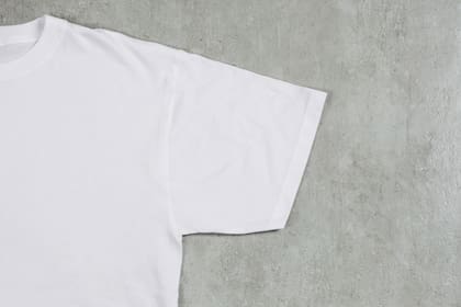 Existen algunos trucos caseros para evitar que la ropa blanca se ponga amarilla o gris