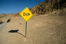 Qué significa la señal de tránsito “DIP” -