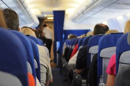 Existen múltiples factores por los que alguien quisiera cambiarse de asiento en un avión (Foto:Pixabay/ StockSnap)