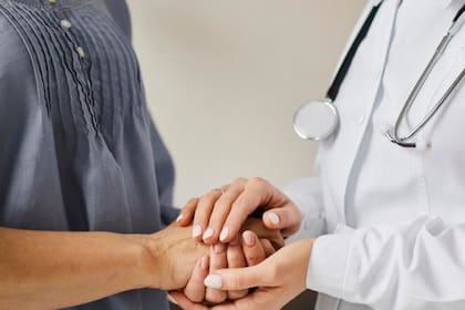 Existen programas abiertos a todos los inmigrantes y otros con requisitos específicos de elegibilidad