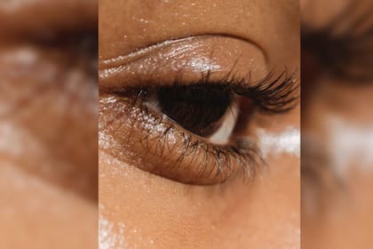 Existen remedios caseros disponibles que pueden contribuir a mejorar la apariencia de los ojos y del rostro (Foto Pexels)