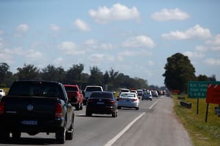 Rutas cargadas en el regreso del feriado XXL en la costa, mientras el clima invitó a quedarse un rato más