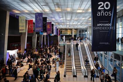 El Centro de Exposiciones y Convenciones (CEC) abrió temprano sus puertas para recibir a los emprendedores
