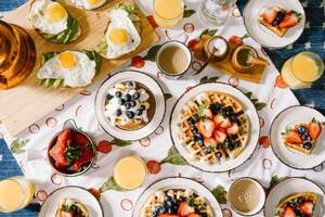 Expertos abordan el impacto en la salud y colesterol de desayunar