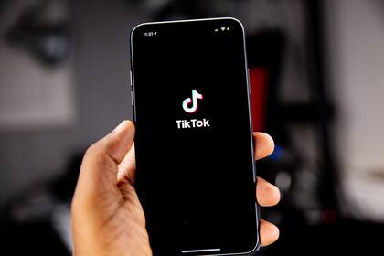 Expertos abordan qué significaría la prohibición de TikTok en EE.UU.