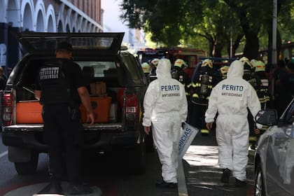 Expertos antibombas trabajaron en la zona del estallido