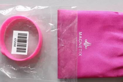 Expertos de Países Bajos dicen que esta pulsera para niños es radiactiva.