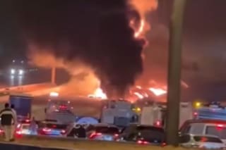 Explosión e incendio en la Embajada de los Estados Unidos en Riad, capital de Arabia Saudita