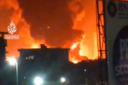 Explosión e incendio en un depósito de combustible en Conarky la capital de Guinea