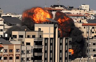 Explosión en Ciudad de Gaza por un ataque israelí este viernes
