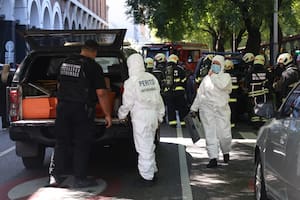 A quién estaba dirigido el paquete bomba que provocó tres heridos
