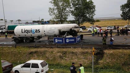 Ocurrió en el kilómetro 71 de esa autovía; bomberos y policía científica trabajan en el lugar