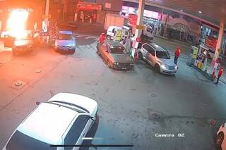Le pusieron al auto el combustible incorrecto y se prendió fuego en la estación de servicio