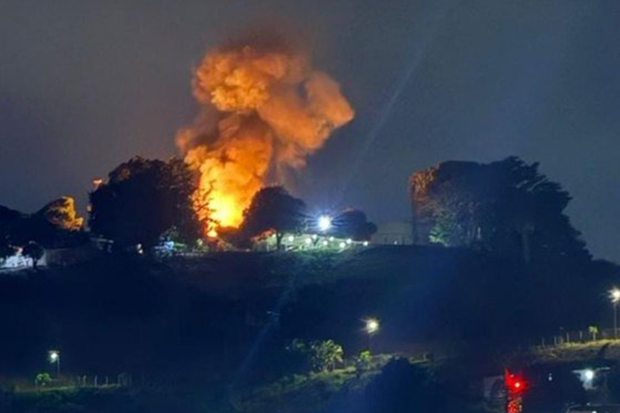 Explosiones en Venezuela: EE.UU. inició un ataque que terminó con la captura de Maduro