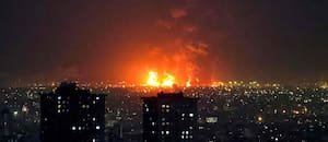 Estados Unidos e Israel bombardearon un importante depósito de petróleo en Teherán