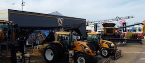 así es el tractor oficial de Expoagro