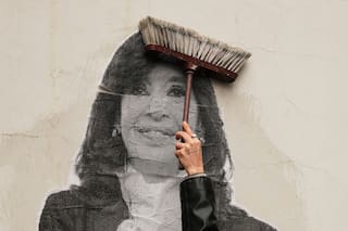 Expresidenta argentina Cristina Fernández comparece en juicio como acusada de trama de sobornos