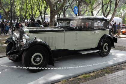 Exquisito. Con la relevancia de ser el primer 8 cilindros francés y su gran calidad este Delage D8 fue la joya de la expo