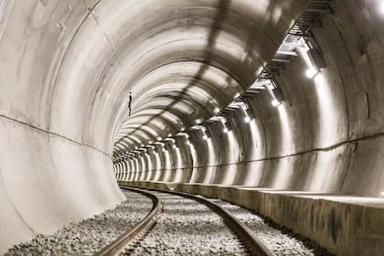 La línea E incorporará en 2019 tres nuevas estaciones, que correrán por debajo de la Avenida Leandro N. Alem