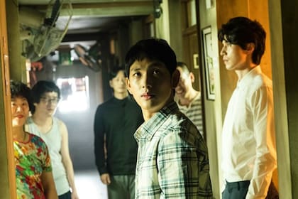 Extraños en el infierno