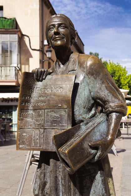 Homenaje a Leoncia Gómez Galán, la última vendedora de diarios de Cáceres