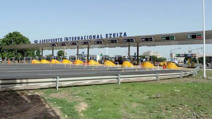 Ezeiza: corte en uno de los accesos al aeropuerto por una protesta de trabajadores