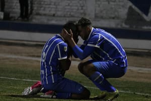 Godoy Cruz le dio vuelta el partido a Rosario Central a diez minutos del final y ganó 2-1