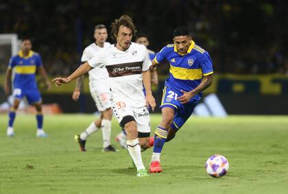 Ezequiel Fernández, que volvió a Boca desde Tigre, compartirá el centro de la cancha con Pol Fernández en el partido contra Vélez.