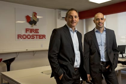 Ezequiel Segal y Elad Levy, cofundador y CEO respectivamente de Fire Rooster