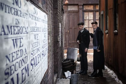 Ezra Miller y Colin Farrell en una escena de Animales Fantásticos. Los Crímenes de Grindelwald