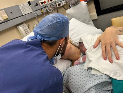 Fabián Cubero y Mica Viciconte tras el nacimiento de su hijo