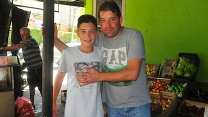 Fabián O''''''''Neill con su hijo Favio, en Paso de los Toros, Uruguay
