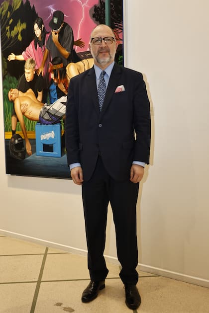 Fabián Perechodnik fue uno de los compradores en la subasta. Así colaboró al adquirir la obra “Aproximación a Ezeiza”, de Sasha Minovich y “Sueño con canicas“, de Felipe Álvarez Parisi