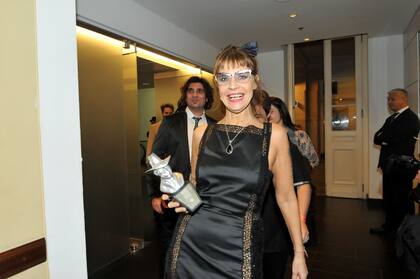 Fabiana Cantilo se llevó su Gardel en la terna más polémica: compartió la categoría de intérprete femenina de rock con Valeria Lynch y Adriana Varela