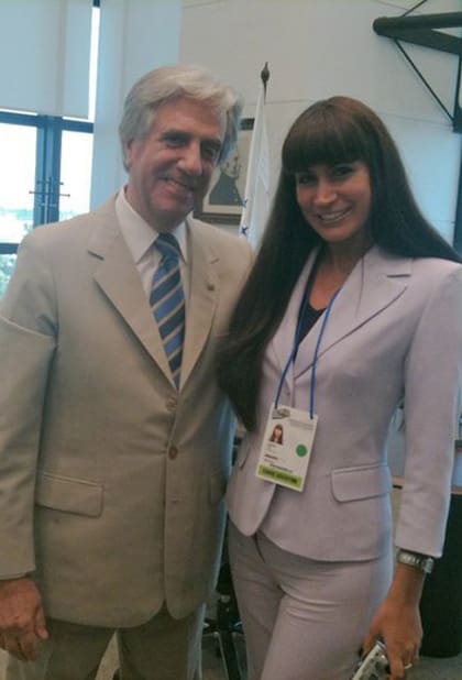 Fabiana Leis junto al ex presidente uruguayo Tabaré Vázquez