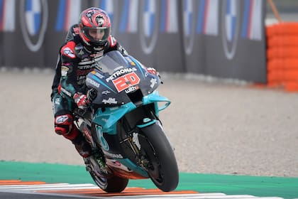 Fabio Quartararo largará quinto en Portugal; el chico francés lideraba el certamen pero quedó lejos de Joan Mir, el ahora holgado puntero del Mundial de MotoGP, a falta de este solo gran premio.